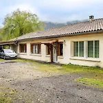 Prázdninový dům Les Pyrenees Au Bord De L'eau