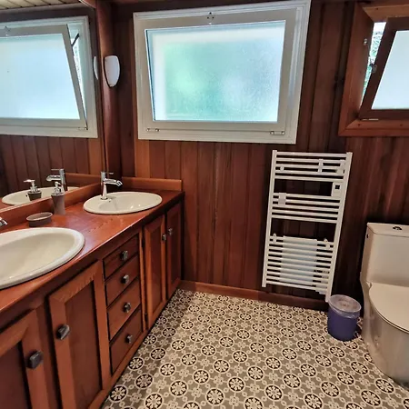 Les Pyrénées Au Bord De L'eau Casa vacanze *